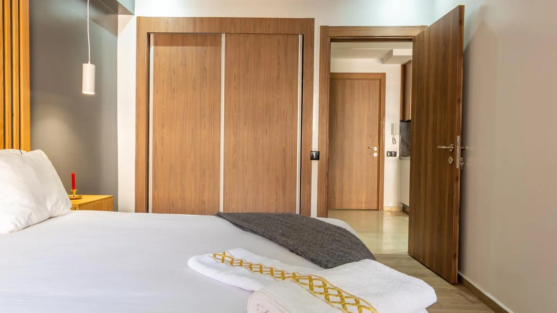 アパート Royal King Bed Suite W/Pool マラケシュ モロッコ